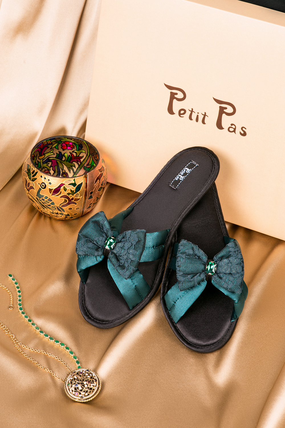 Обувь с зеленым бантом Petit Pas 