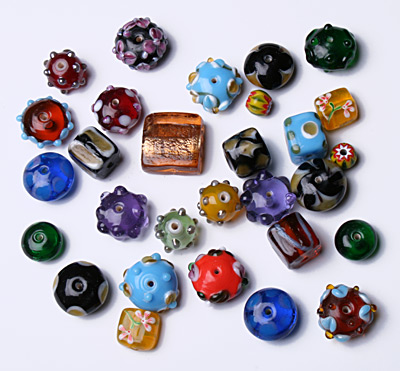 Украшения из бусин: браслеты, ожерелья - самые модные бренды 2012-2013