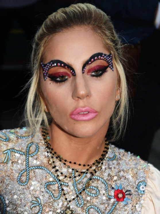 Леди Гага: такими бровями можно только пугать и эпатировать