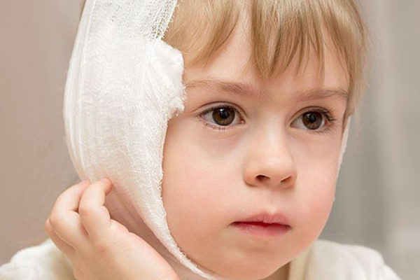 Как правильно поставить ушной компресс ребенку - шаг 4
