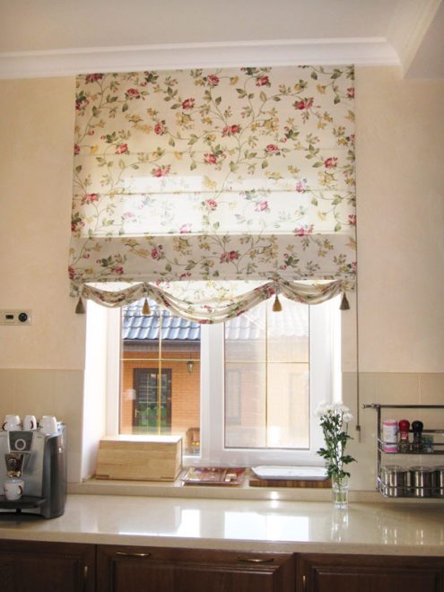 Римские и рулонные шторы на кухню