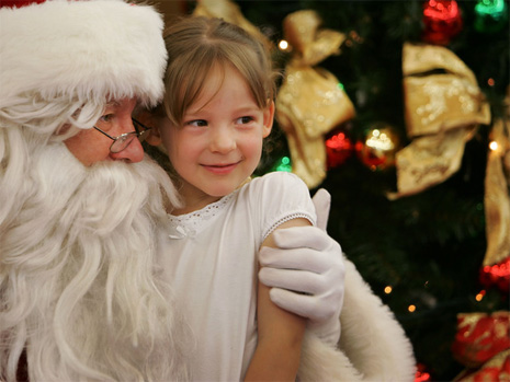 Дед Мороз для ребенка на Новый Год - надо ли, и как устроить встречу?