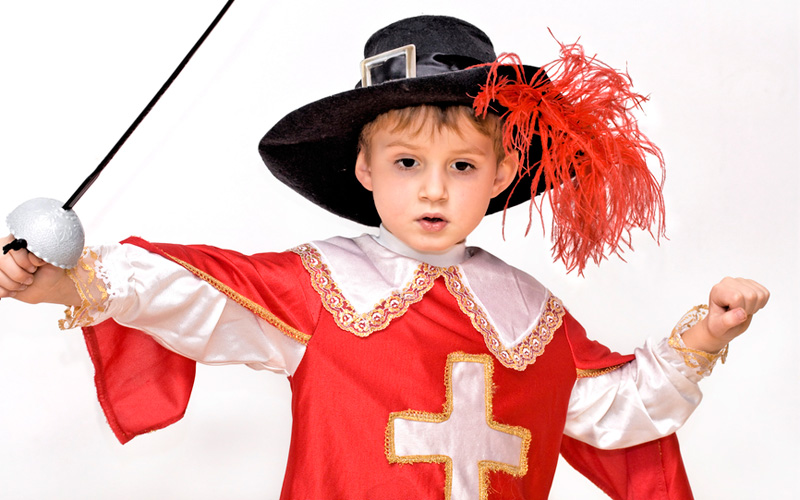 Новогодние костюмы для девочек и мальчиков - как сделать карнавальный костюм для детей-школьников своими руками