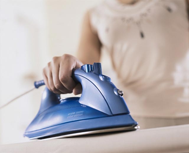 Как почистить утюг в домашних условиях от пригара