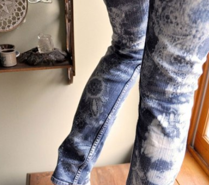 Рисунок на джинсах кружевом