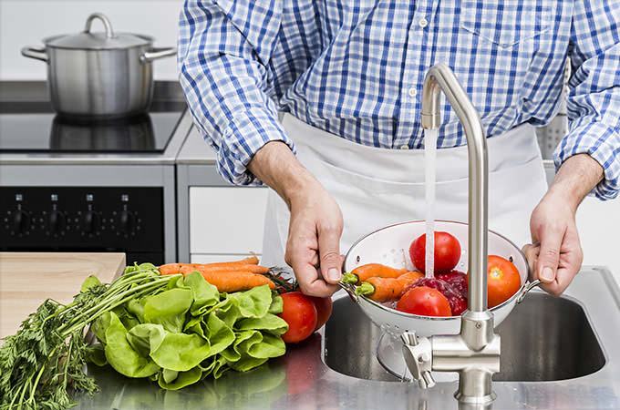 Правильное мытье фруктов овощей и ягод - мыло для посуды использовать нельзя!