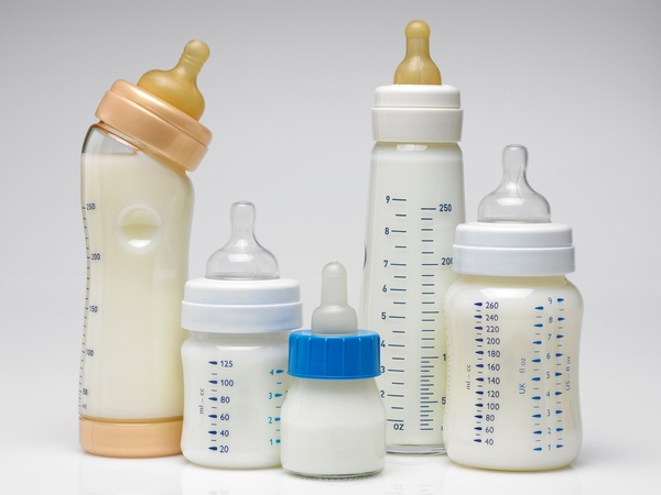 Бутылочки для кормления ребенка - какие купить и как выбрать?