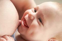Кормление грудью - сколько должен съедать новорожденный ребенок