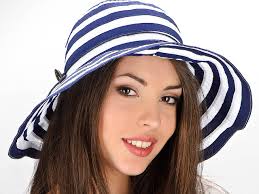 Модные женские шапки весна 2013