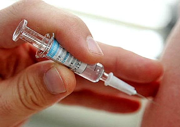 Прививки малышу в роддоме