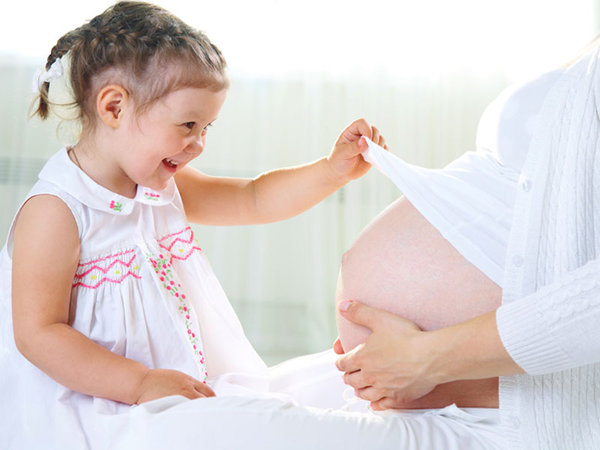 Как сказать о беременности мамы и рождении старшего ребенка