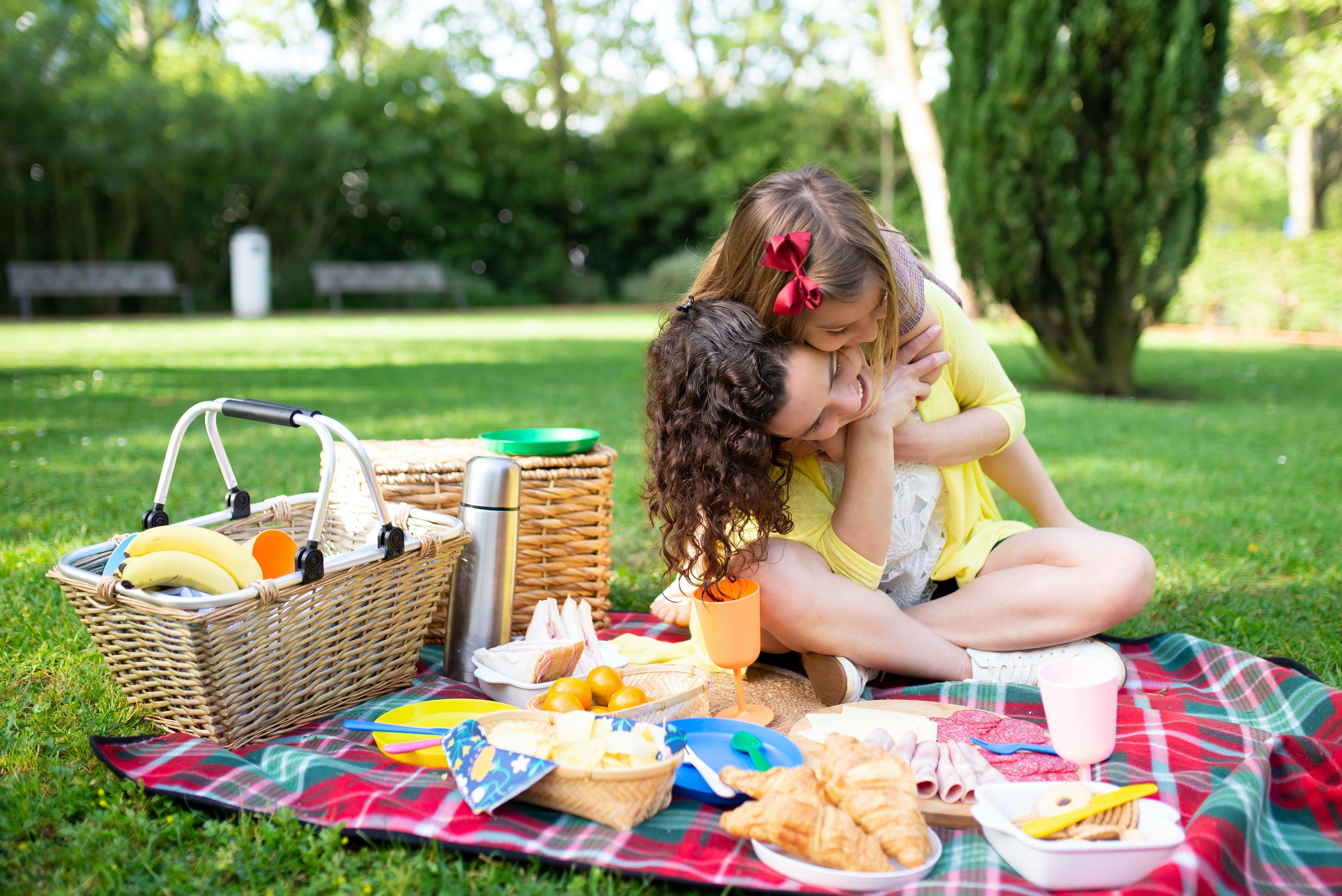 8 продуктов, которые вы должны взять на пикник для всей семьи