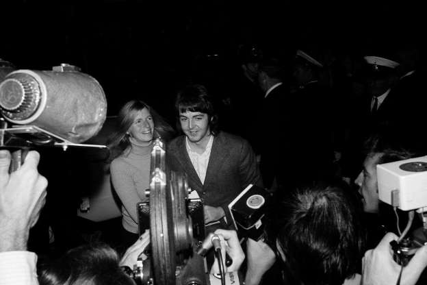 Редкие винтажные фотографии знаменитостей 60-х годов 20 века: Мэрилин Монро, Элвис Пресли, Софи Лорен и других