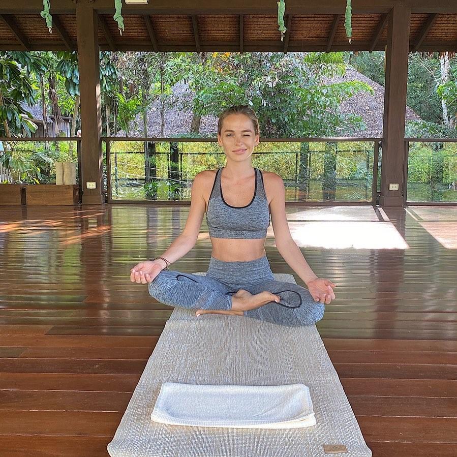 «Ты начинаешь слышать себя»: Анна Хилькевич рассказала о том, как работает медитация