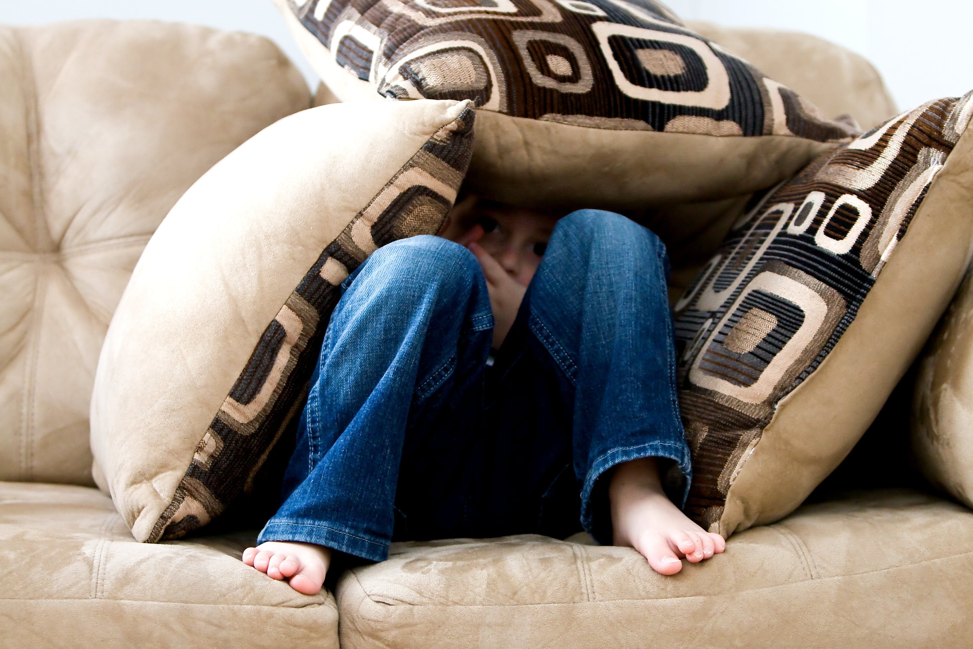 6 детских психологических травм, которые калечат психику