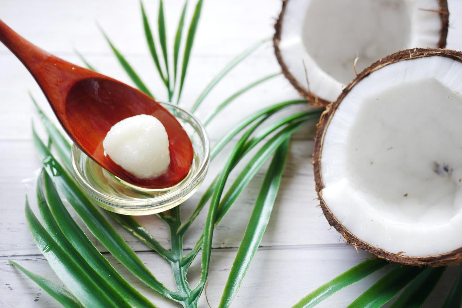 8 лайфхаков: как использовать кокосовое масло для красоты и здоровья