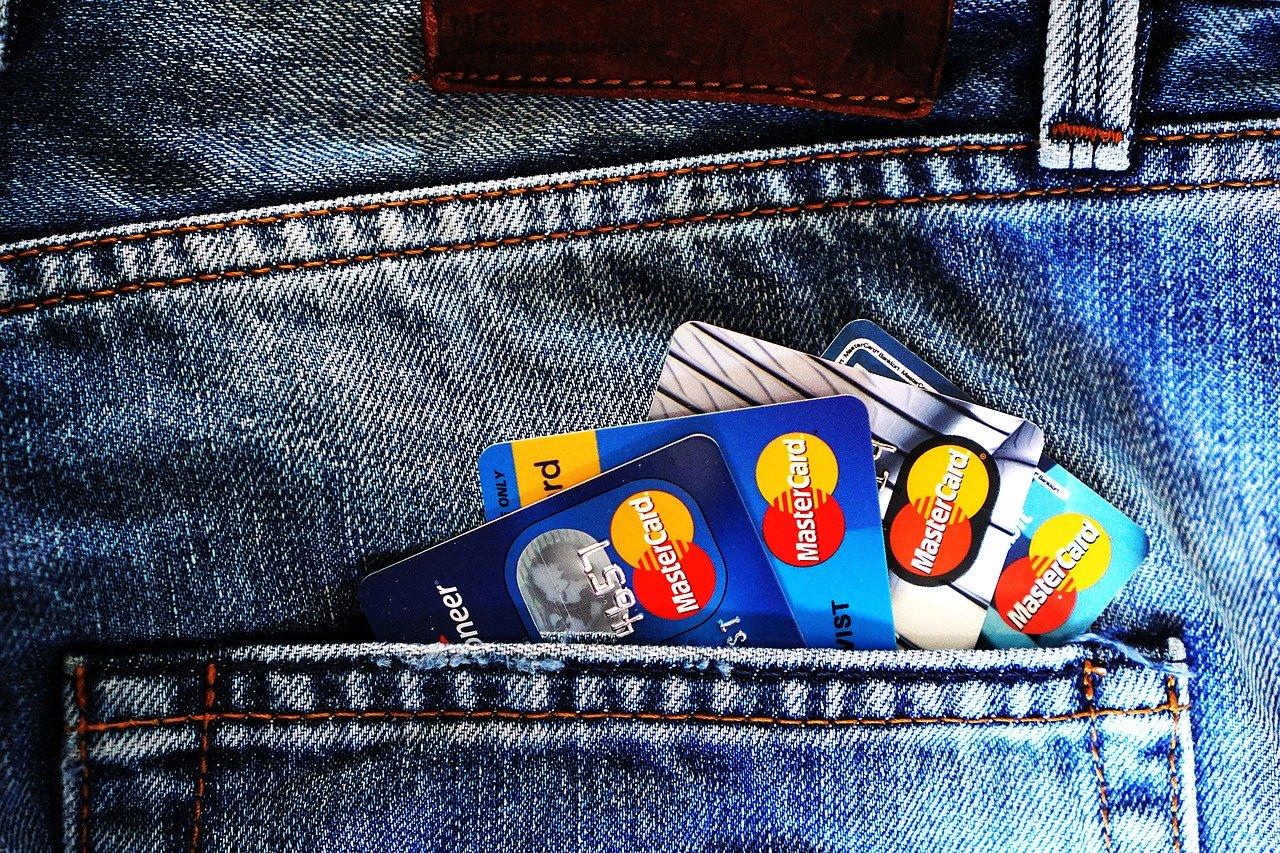 8 видов мошенничества с банковскими картами