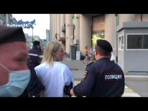 Ксению Собчак арестовали во время съёмок Осторожно, Новости: Надеюсь, двушечку не впаяют. Видео