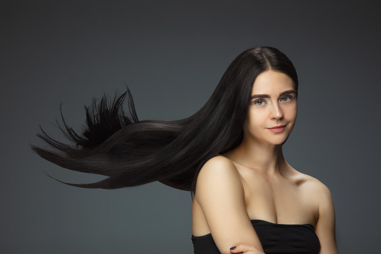 10 главных правил ухода за жирными волосами от косметолога